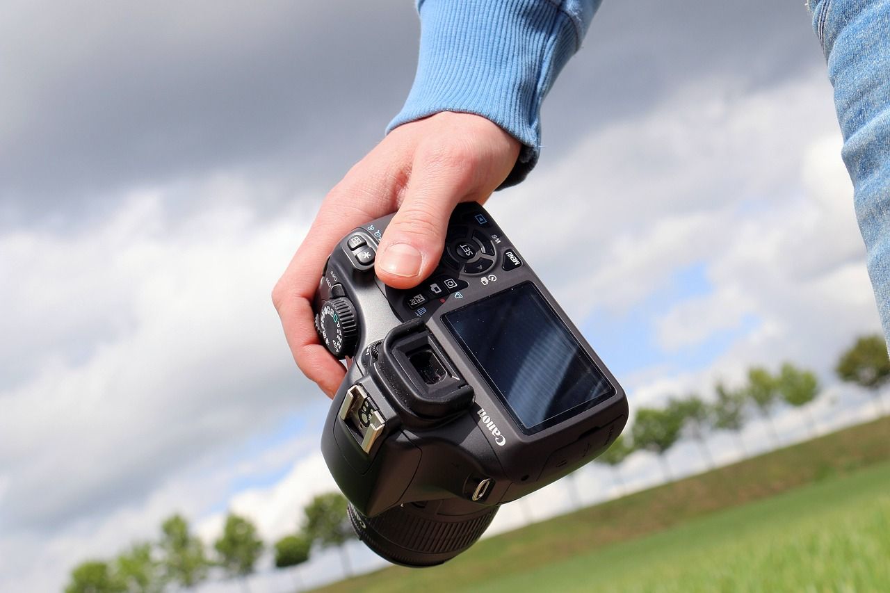 Dokonaj mądrego wyboru: kompaktowe aparaty dla początkujących fotografów