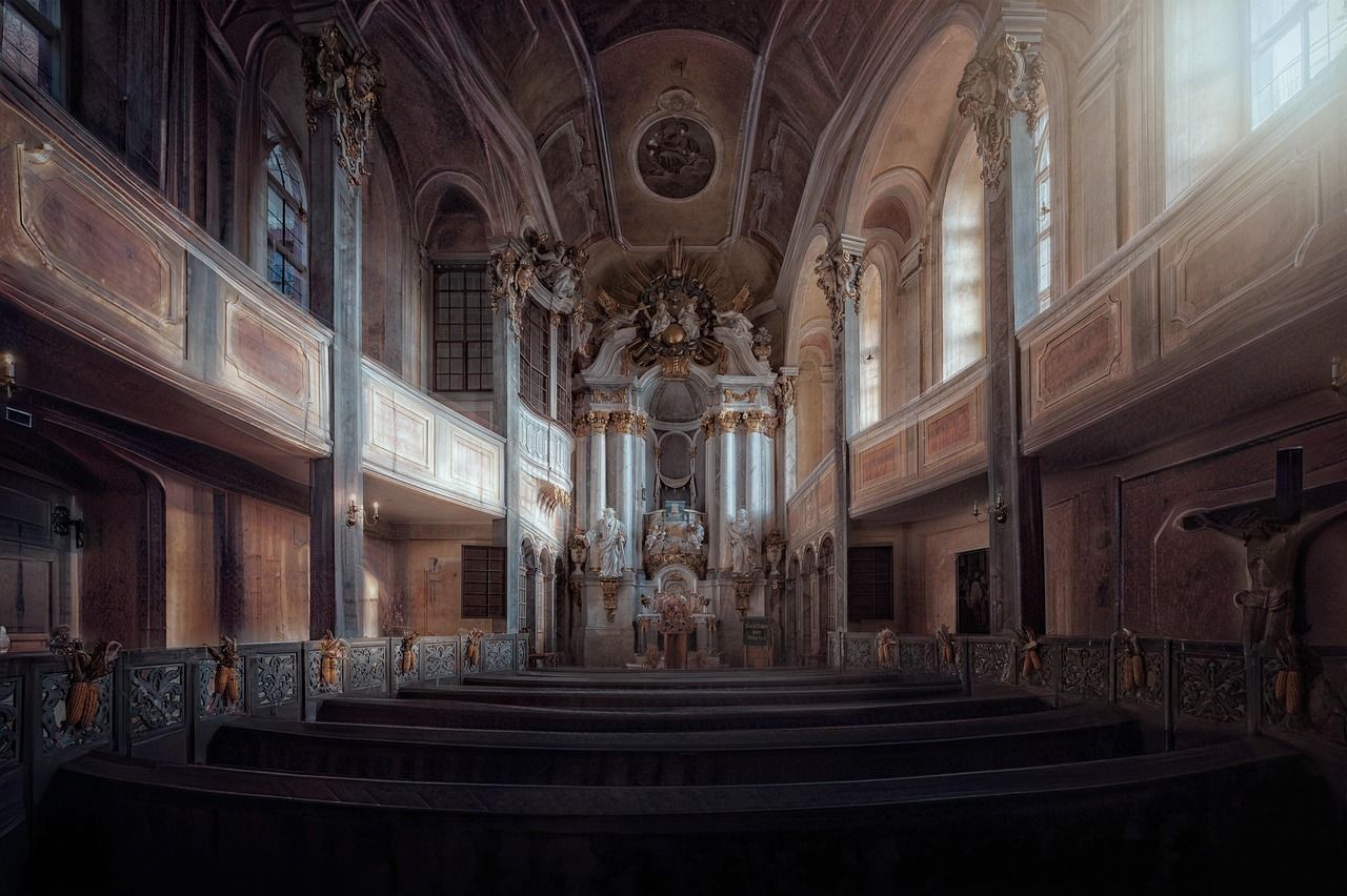 Bez tych przedmiotów Msza nie byłaby taka sama: Poznaj znaczenie artykułów liturgicznych